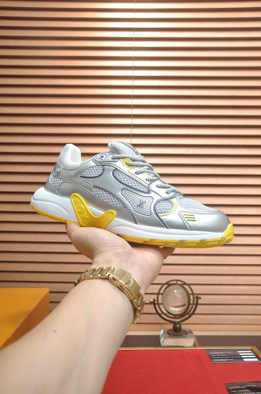 Men's men's shoes 💰640💶[LOUIS VUITTON] (couples 💑 style) new original order 🍀LV Louis Vuitton * - top version of LV classic trendy shoes! Made of imported original fabrics, mesh lining, and original wear-resistant rubber foam outsole! High quality products! Size (Female 35-39) (Male 39-44)